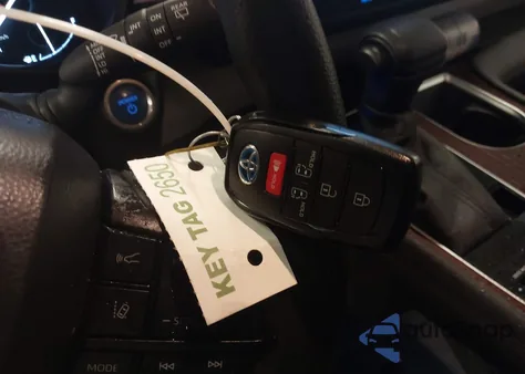 2022 Toyota Sienna Le z USA, uszkodzony, nr VIN 5TDBRKEC6NS132729